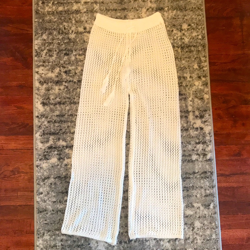 Adorable crochet pants!